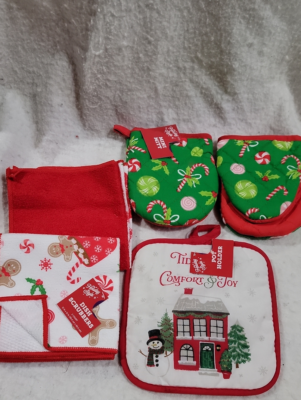 Holiday Kitchen Set -Pot Holders - Mini Mitts - Dish Scrubbers - NWT - Gift